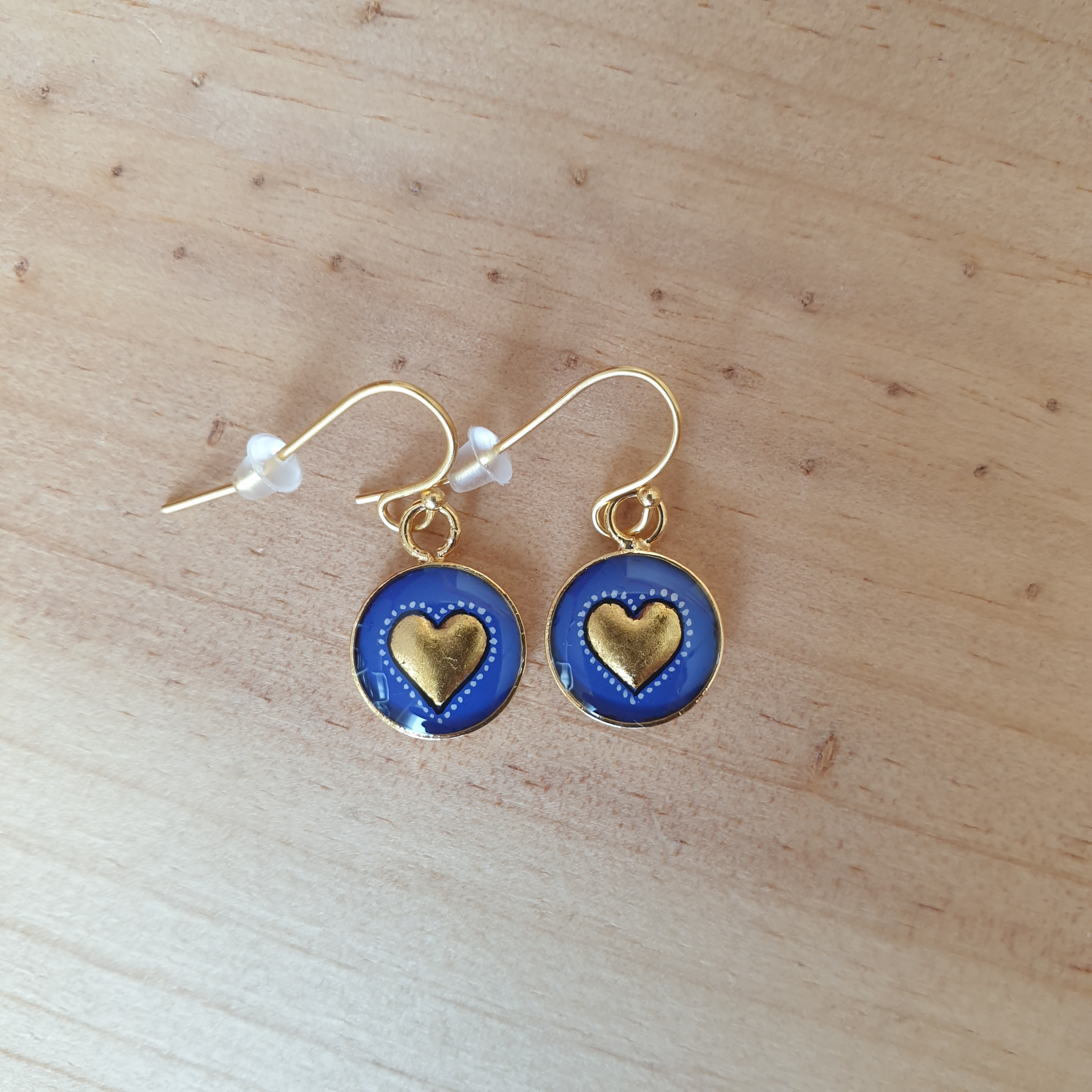 Boucles d'oreille enluminées petit coeur doré