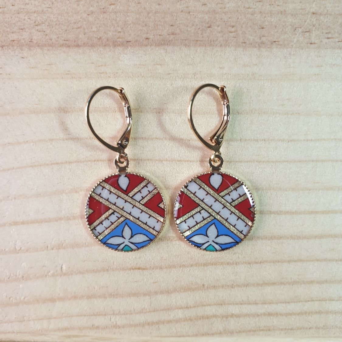 Goud/rood/blauw/groen verlichte hanger oorbellen
