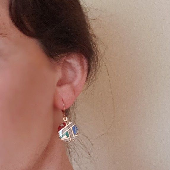 Goud/rood/blauw/groen verlichte hanger oorbellen
