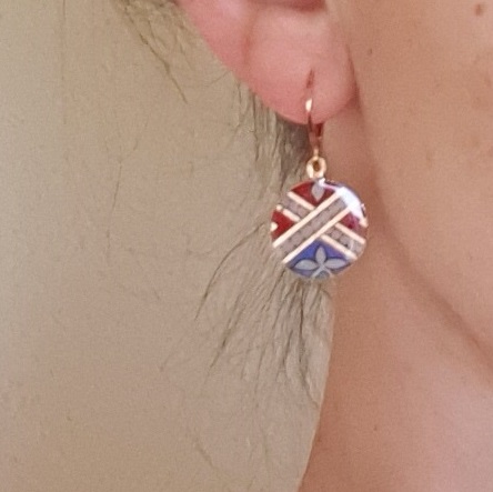 Goud/rood/blauw/groen verlichte hanger oorbellen