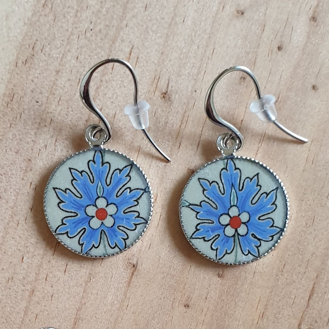 Blauwe oosterse bloem hanger oorbellen