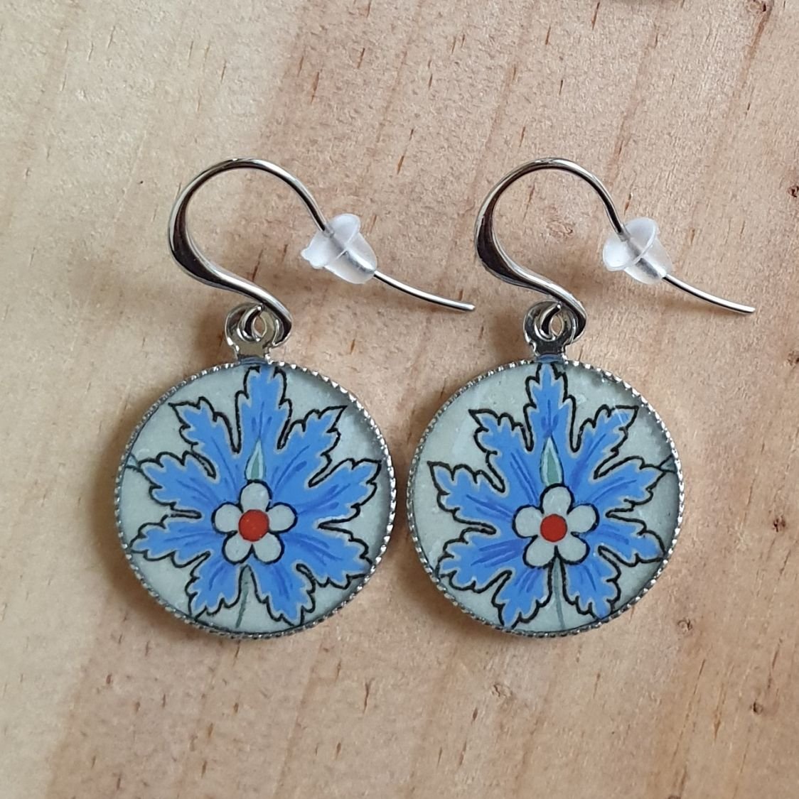 Blauwe oosterse bloem hanger oorbellen