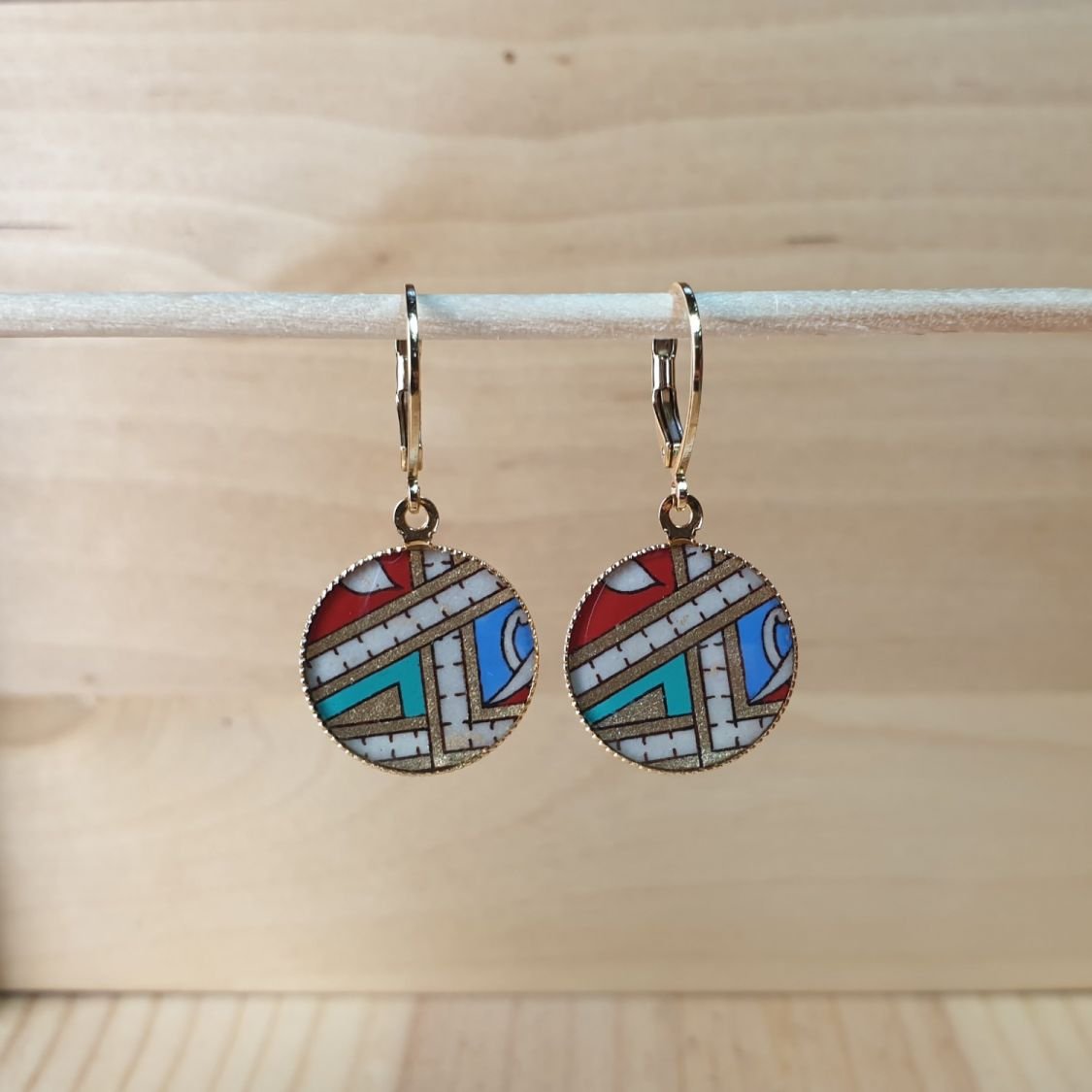 Goud/rood/blauw/groen verlichte hanger oorbellen