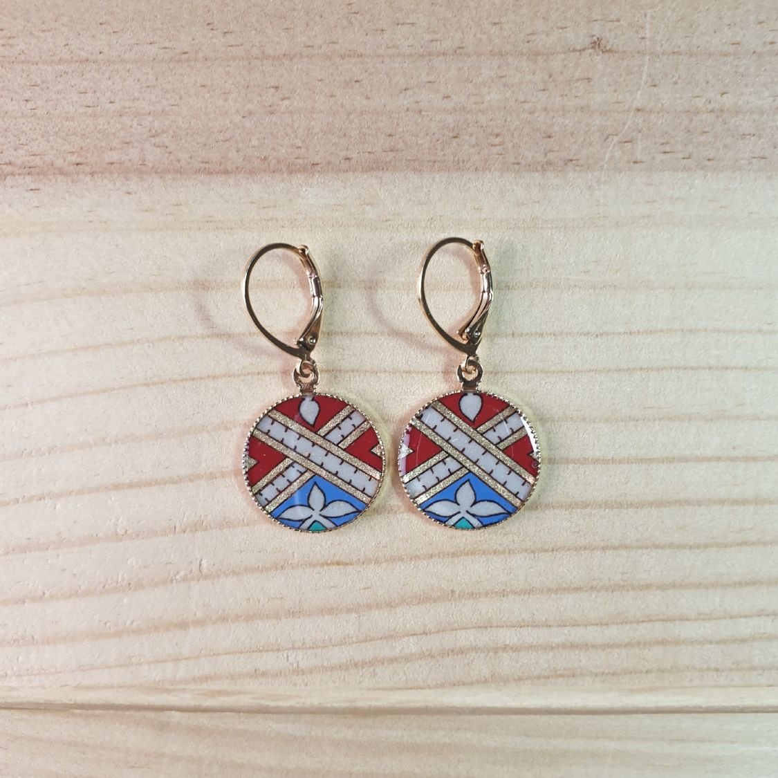 Goud/rood/blauw/groen verlichte hanger oorbellen