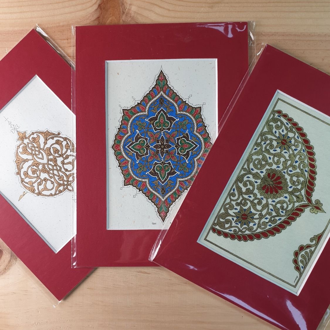 Goud/rood/blauw arabesk verlichting