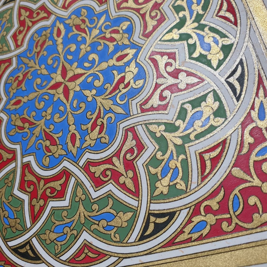 goud/groen/blauw/rood arabesk verlichting 