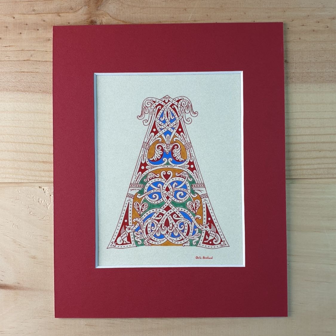 Verlichte letter A in Romaanse stijl