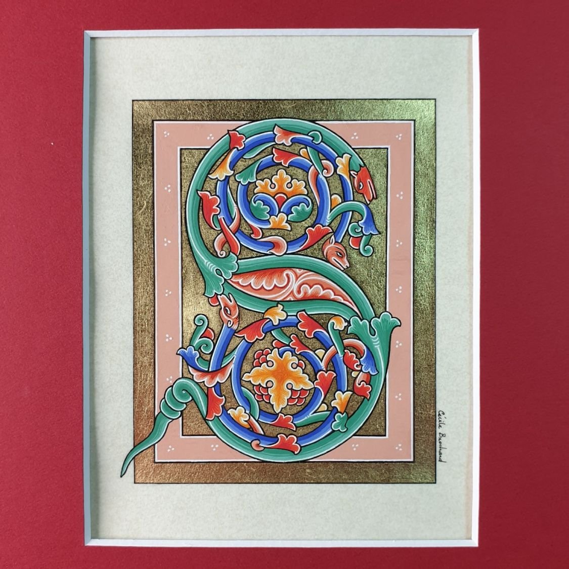 Verlichte letter S in Romaanse stijl