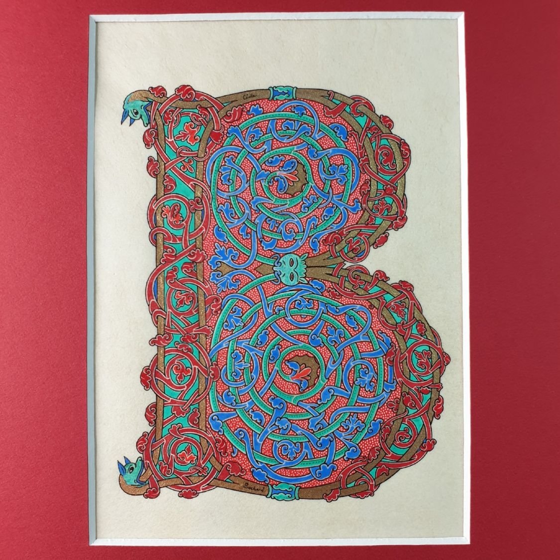 Verlichte letter B in Romaanse stijl