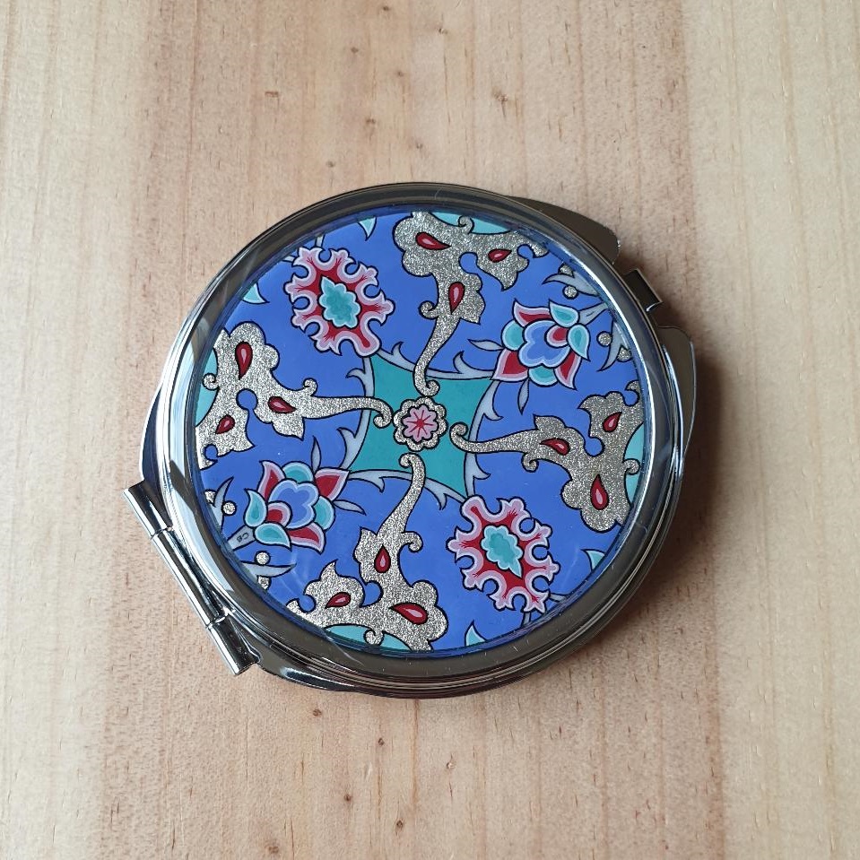 Miroir de sac enluminure fleurs et arabesques