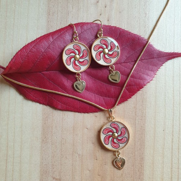 Parure enlumin&eacute;e virgules rouges et coeur dor&eacute;