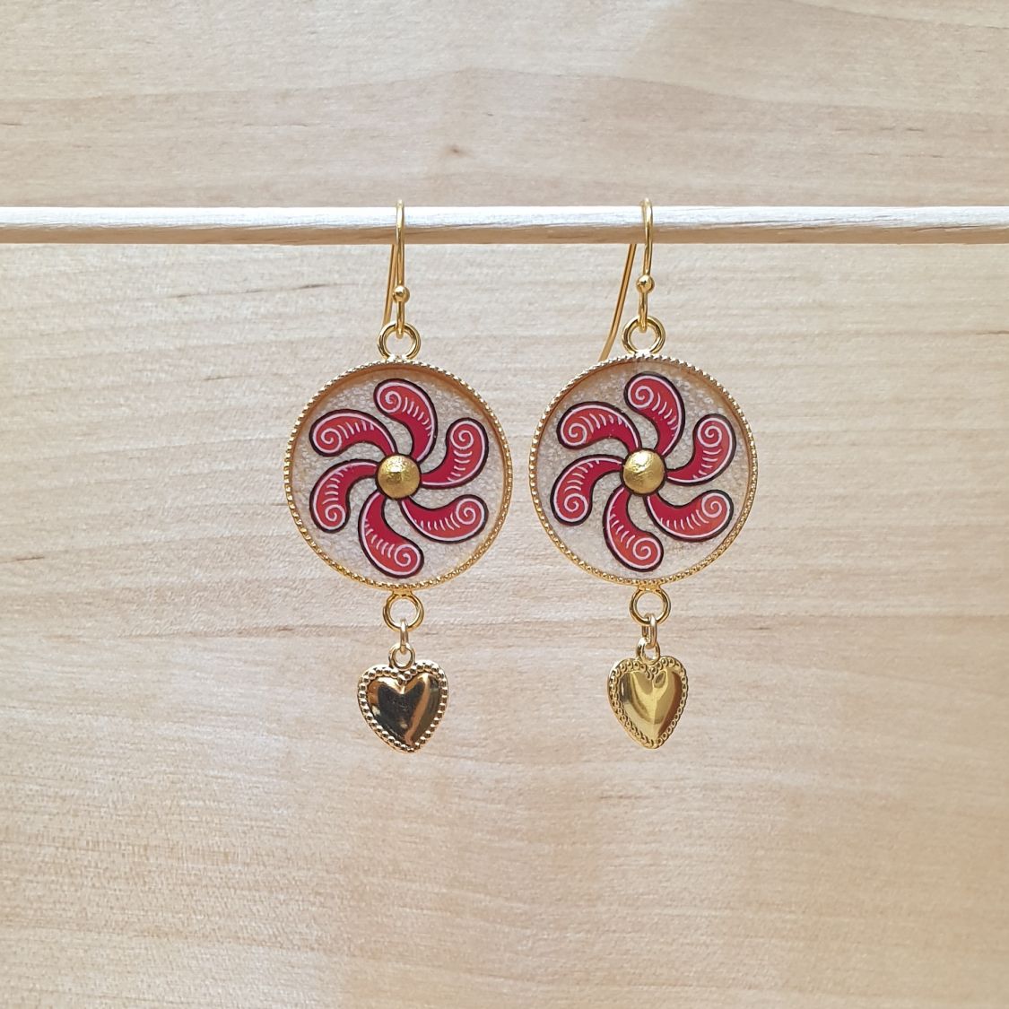Parure enluminée virgules rouges et coeur doré
