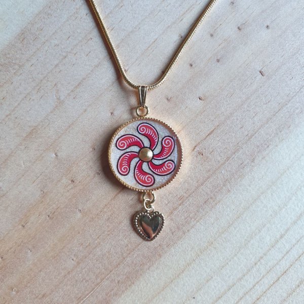 Parure enlumin&eacute;e virgules rouges et coeur dor&eacute;