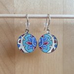 Verlichte bloem en arabesk oorbellen groen/zilver/blauw/roze