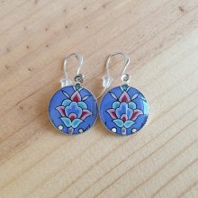 Blauw/zilver/groen/roze bloem en arabesk hanger oorbellen